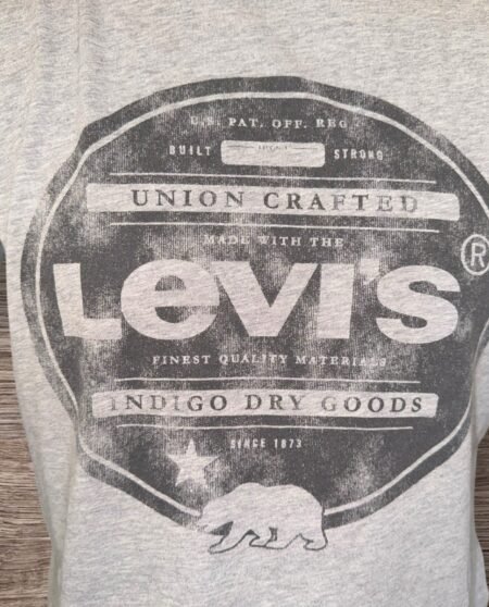 Levi’s Grey Cotton Graphic T-shirt Size M Read Description