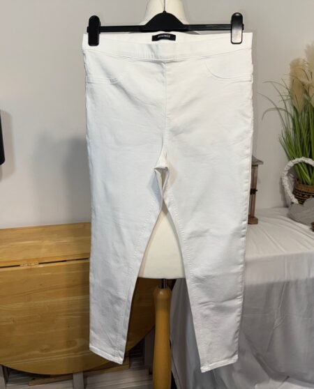 M&S SOFT WHITE STRETCH JEGGINGS SIZE 12S