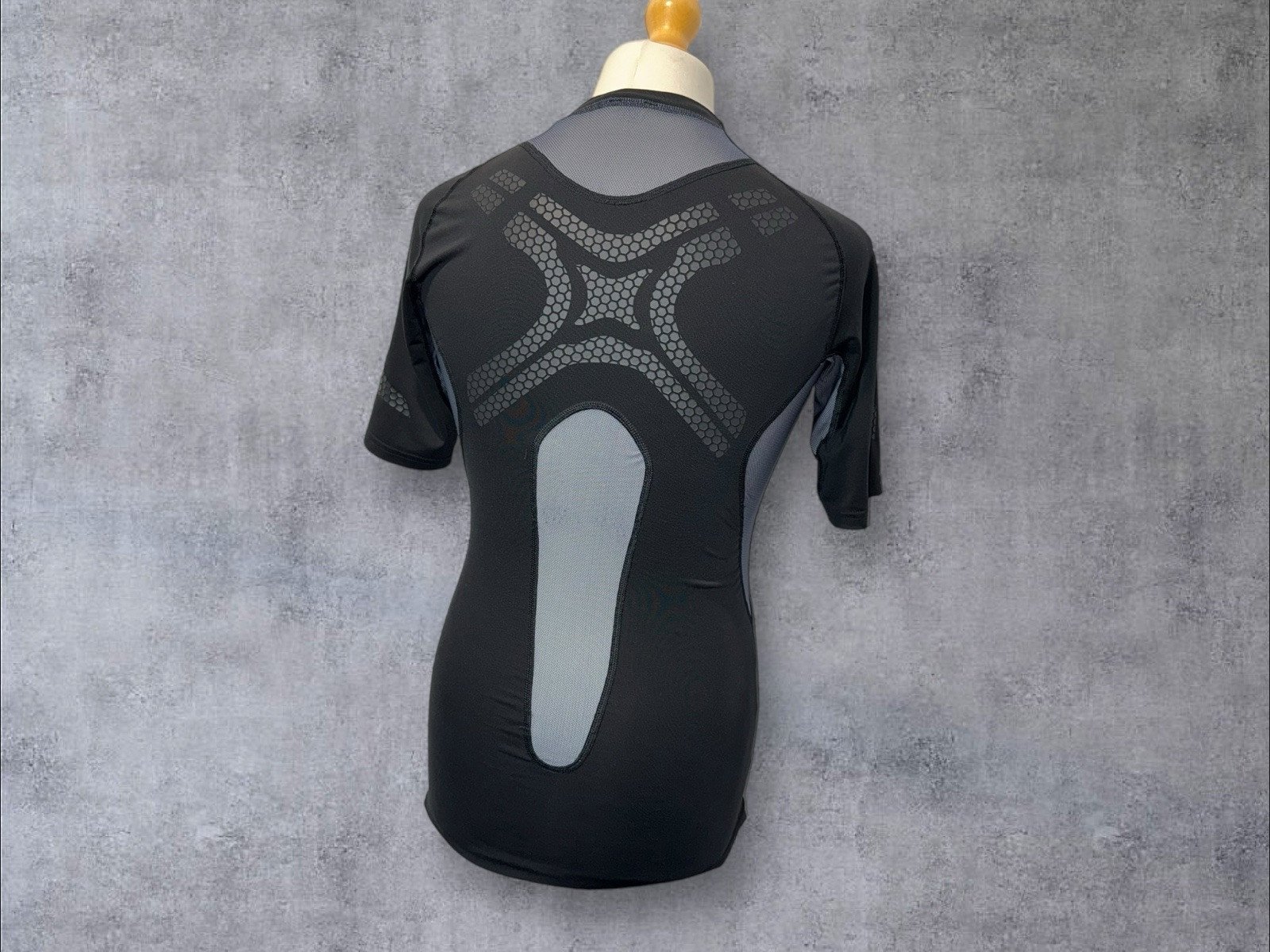 Adidas Tech fit Active Compression Training Top Motifs Size In Description.