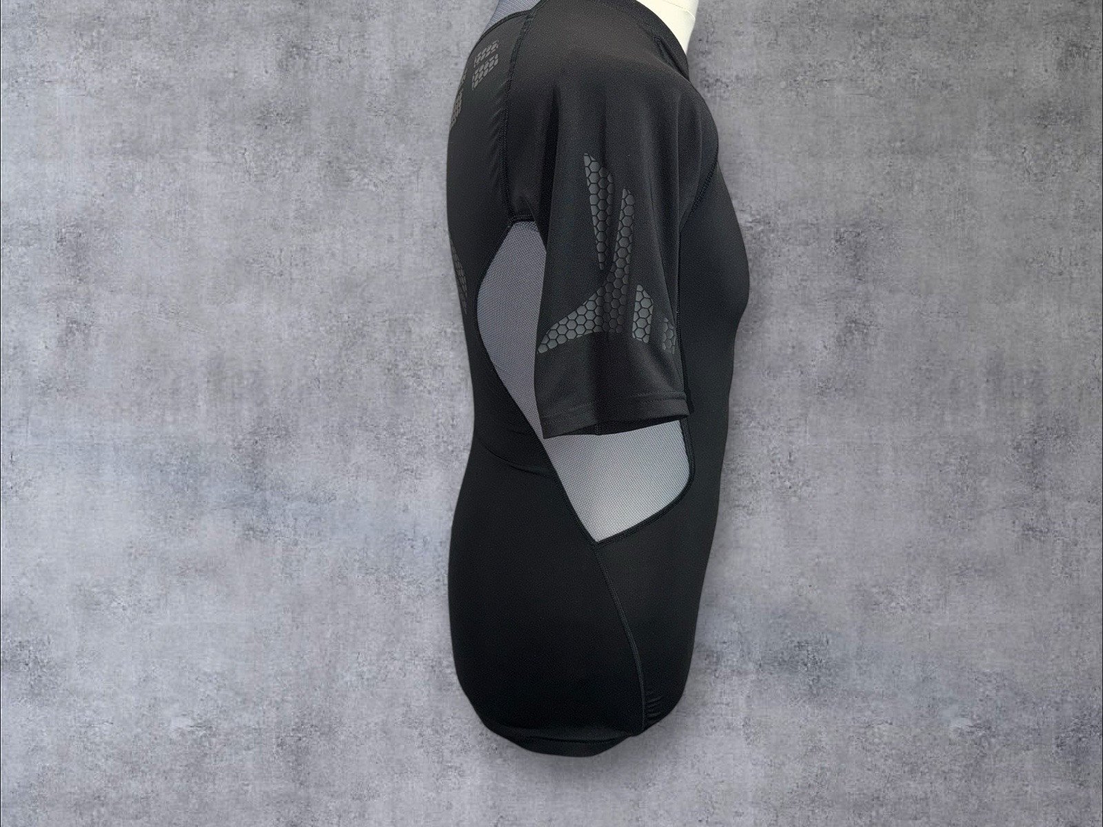 Adidas Tech fit Active Compression Training Top Motifs Size In Description.