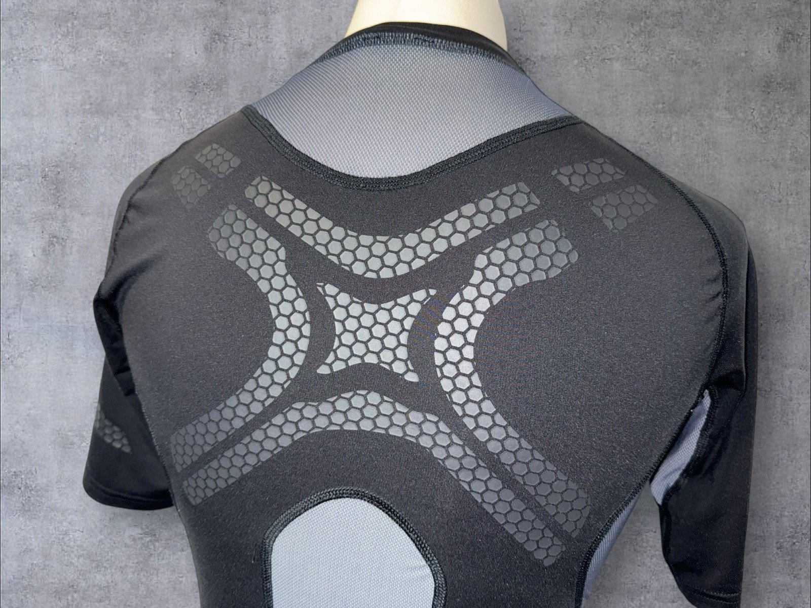 Adidas Tech fit Active Compression Training Top Motifs Size In Description.