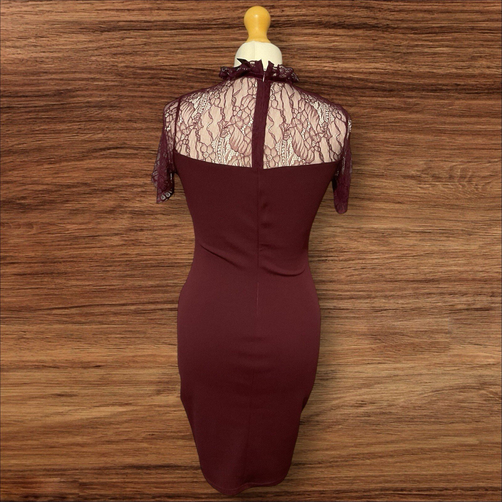 Amisu Purple Knee Length Dress Lace Yolk/Collar And Arms Zip Through Back Size 8