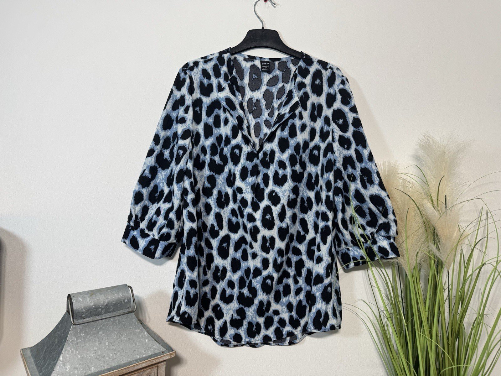 Leopard Print Flowy Blouse 3/4 Sleeve Size 10-12
