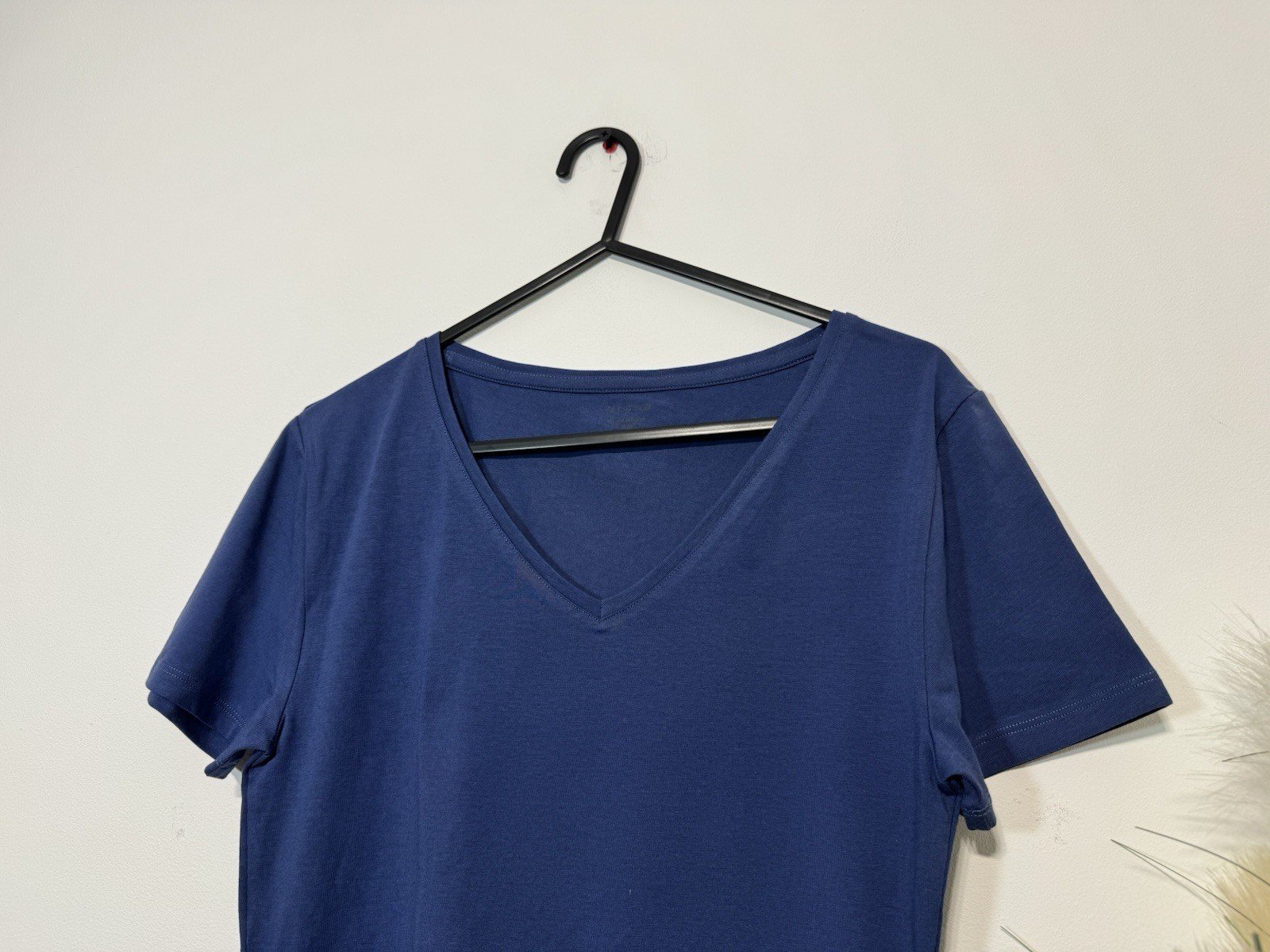 M&S The Fitted Navy V-Neck Short Sleeve T-Shirt Size 8