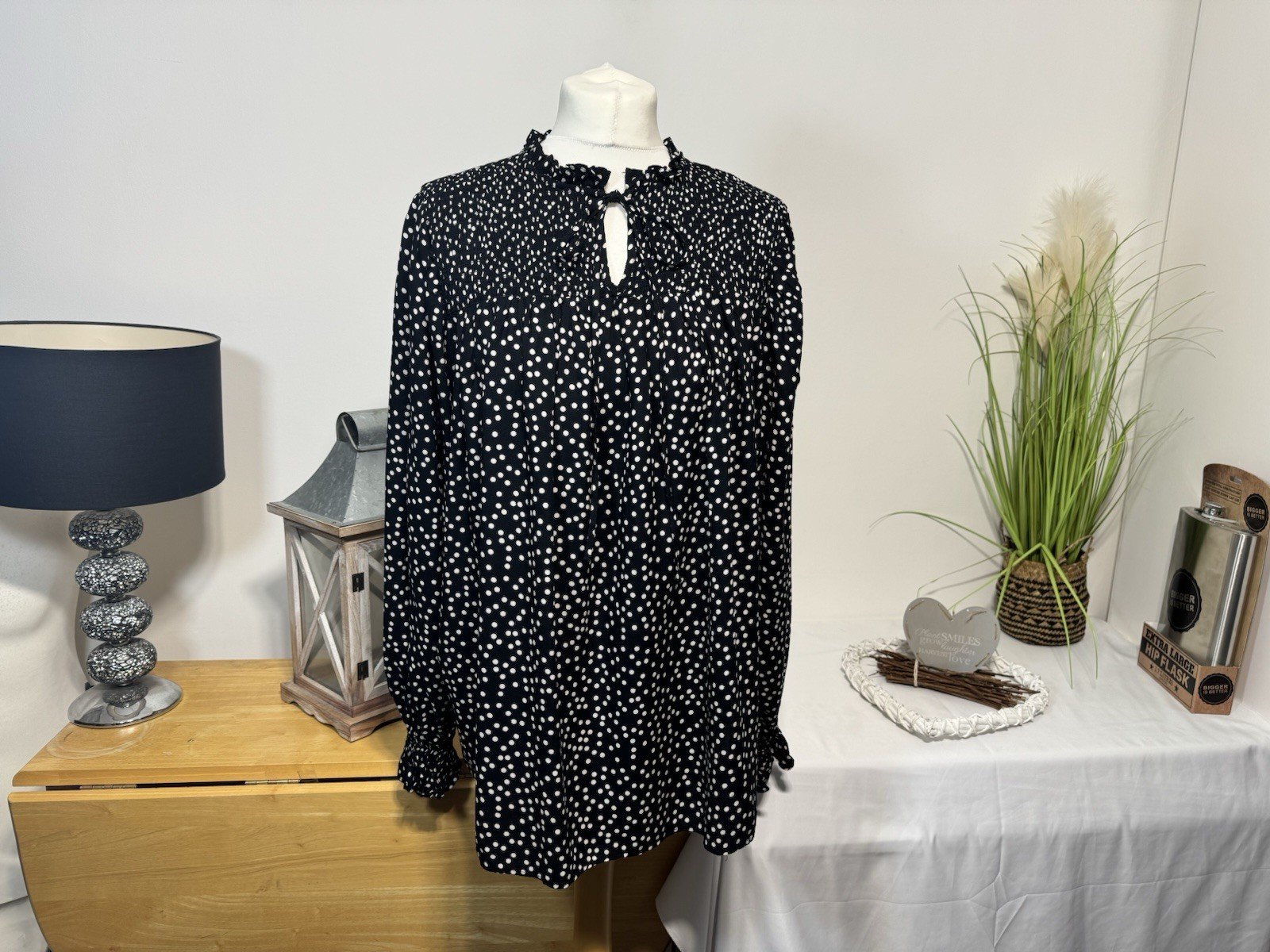 Wallis Black Polka Dot Shirring Yolk & Cuff Tie Ruffle Collar Blouse Size 10