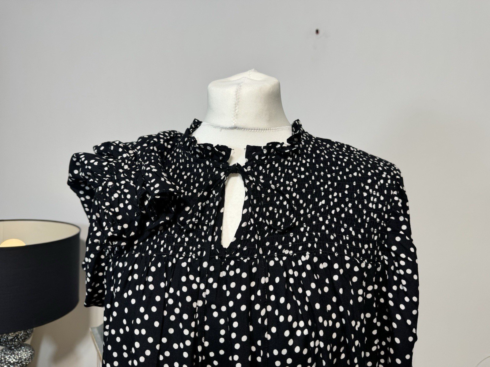 Wallis Black Polka Dot Shirring Yolk & Cuff Tie Ruffle Collar Blouse Size 10
