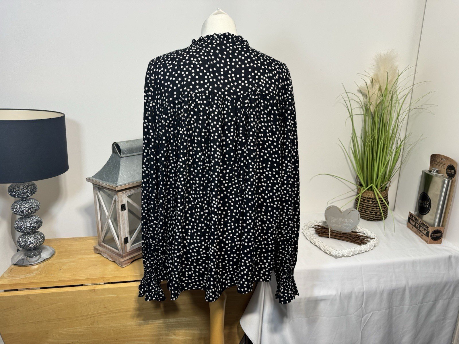 Wallis Black Polka Dot Shirring Yolk & Cuff Tie Ruffle Collar Blouse Size 10