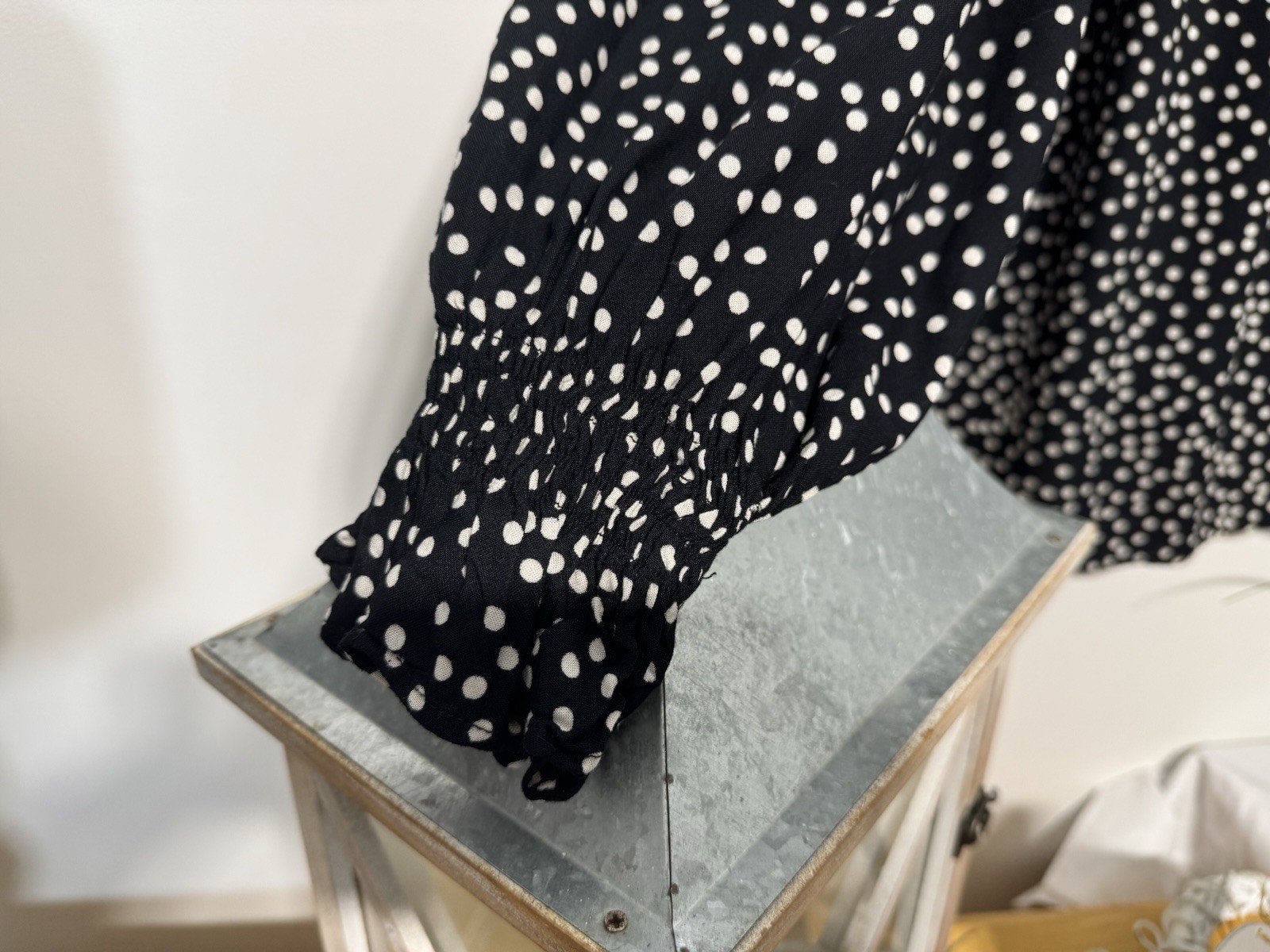 Wallis Black Polka Dot Shirring Yolk & Cuff Tie Ruffle Collar Blouse Size 10