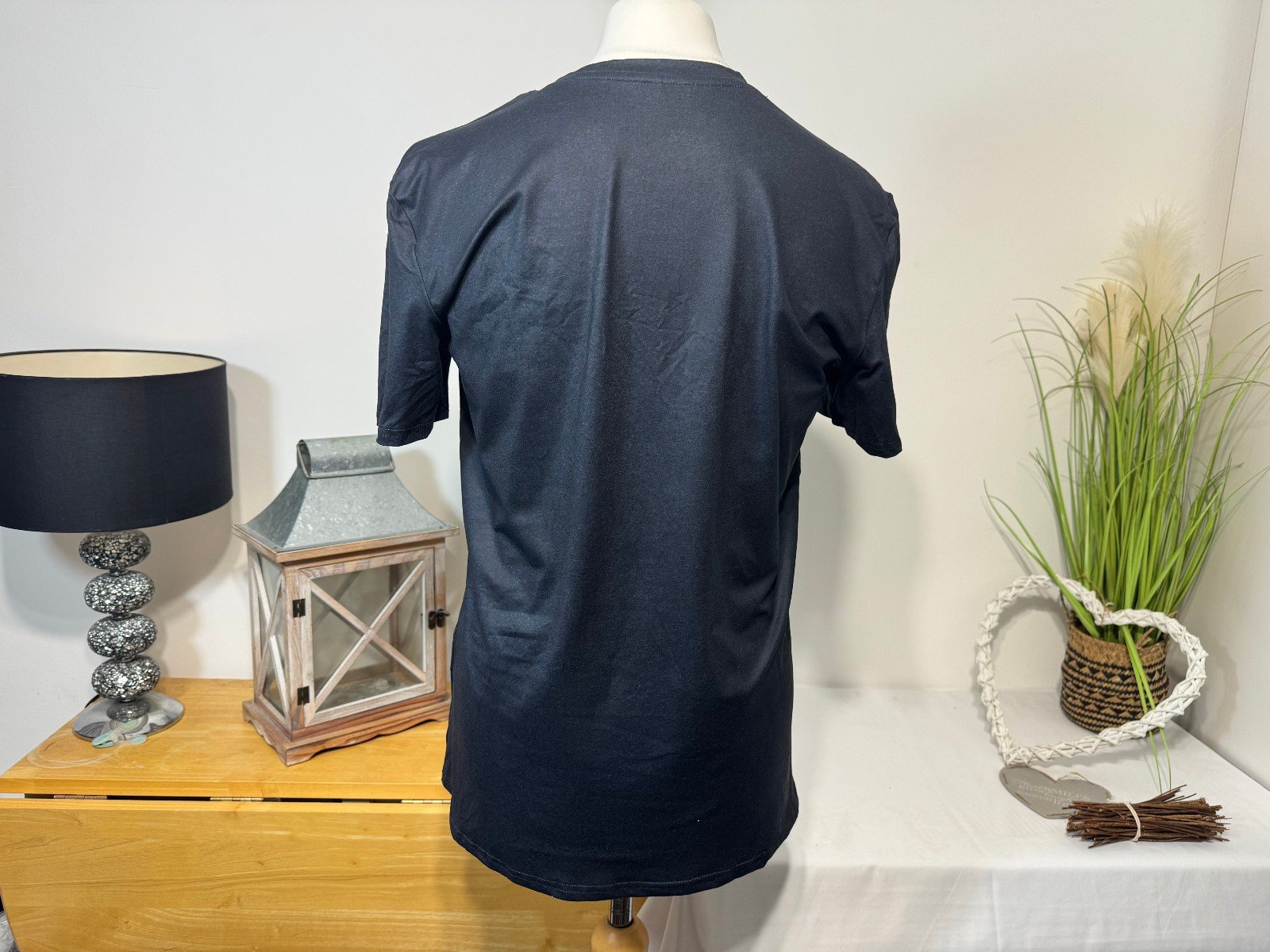 Black & Grey Mottled Sheen Graphic T-Shirt Size M