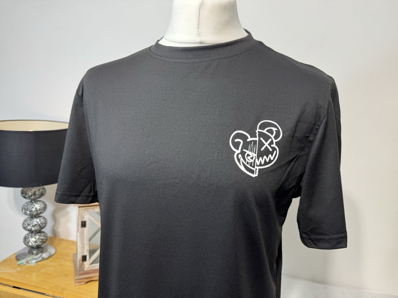 Black face graphic T-Shirt size M