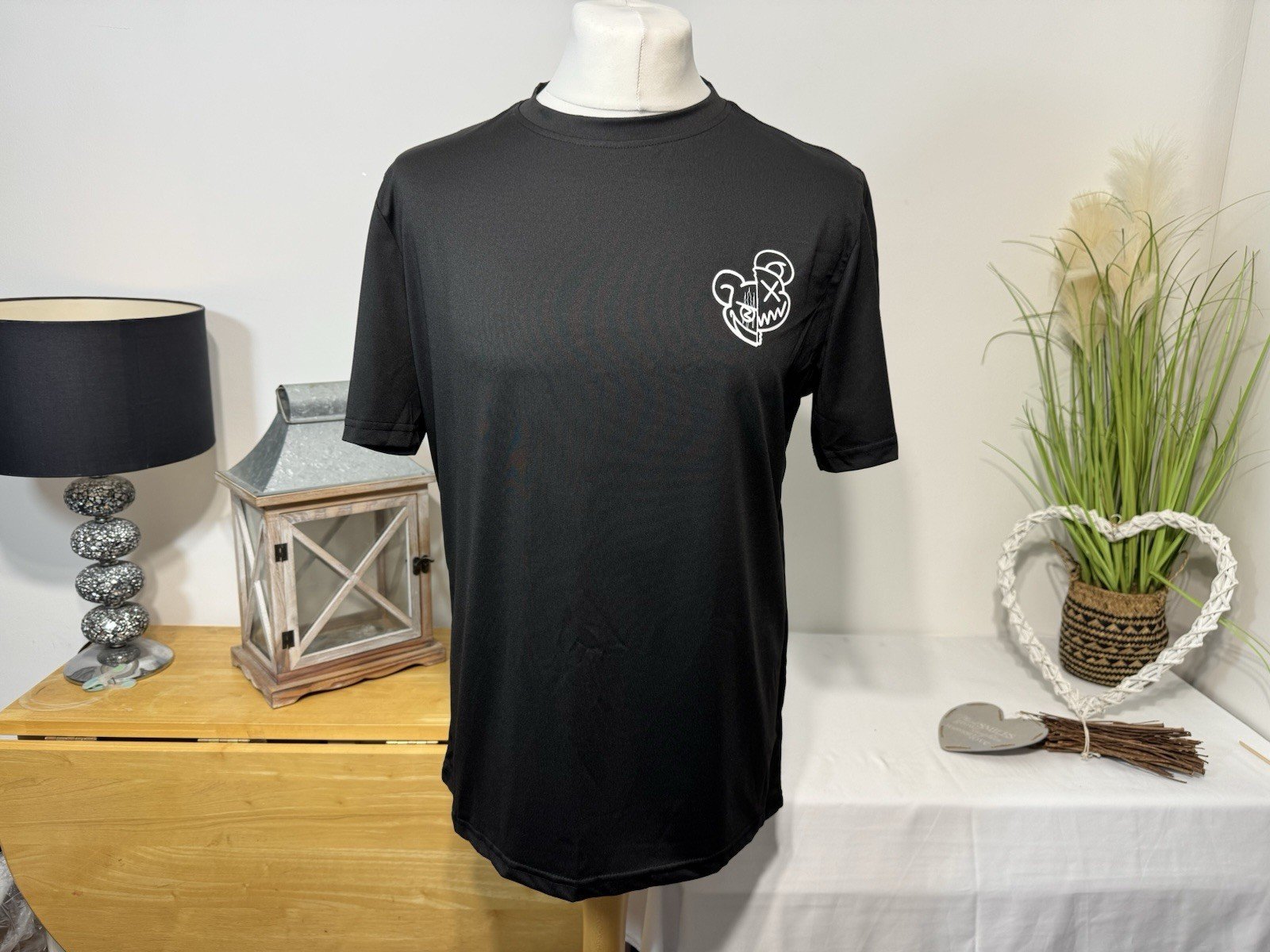 Black face graphic T-Shirt size M