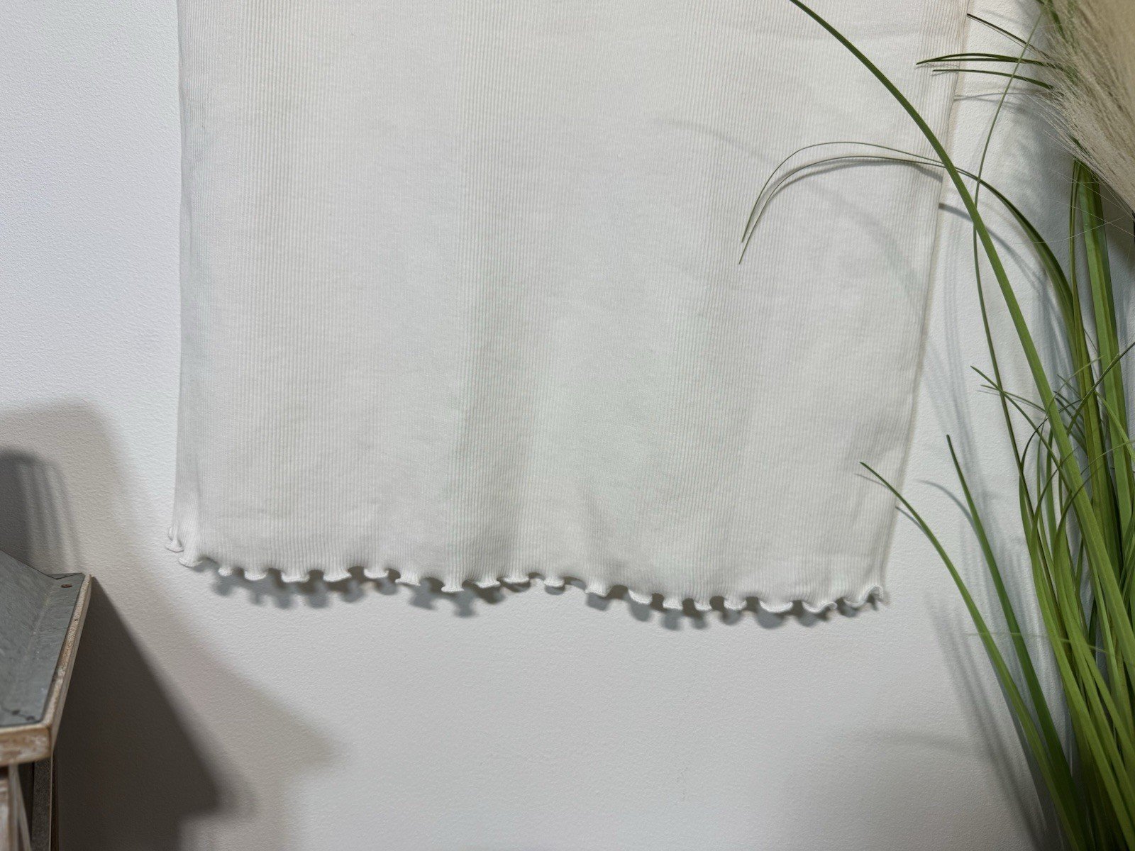 Ecru Ribbed Lettuce Hem Loungewear Tank Top Size 16-18