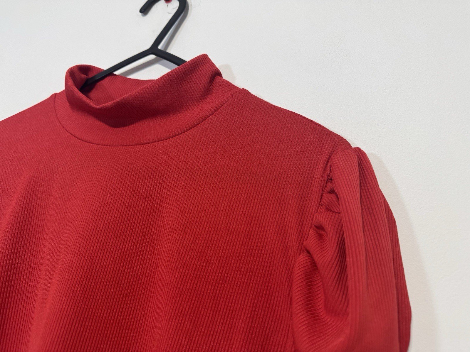 Red Ribbed High Neck Gathered Shoulders Ruched Arm Top Size L