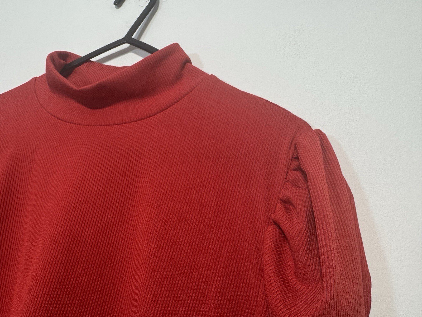 Red Ribbed High Neck Gathered Shoulders Ruched Arm Top Size L