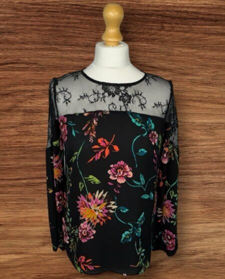 Soon Floral Blouse With Lace Yolk Size 10