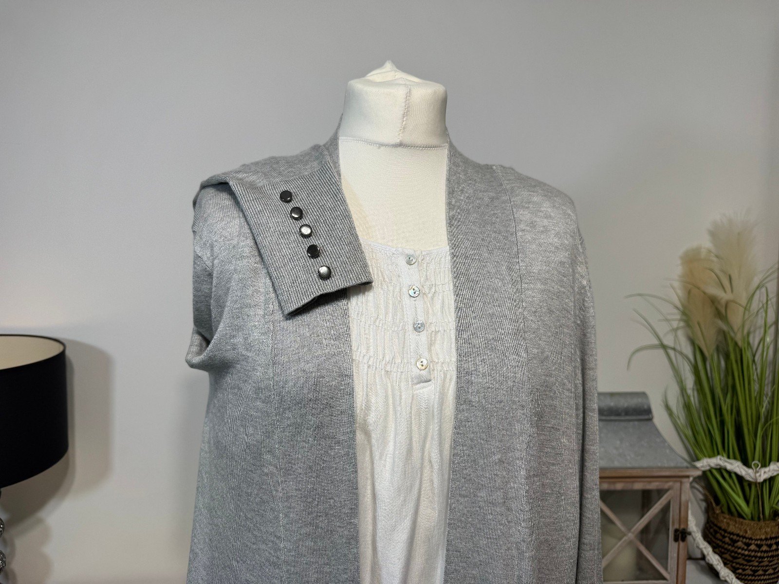 GREY LONGLINE CARDIGAN BUTTON CUFFS SIZE 12