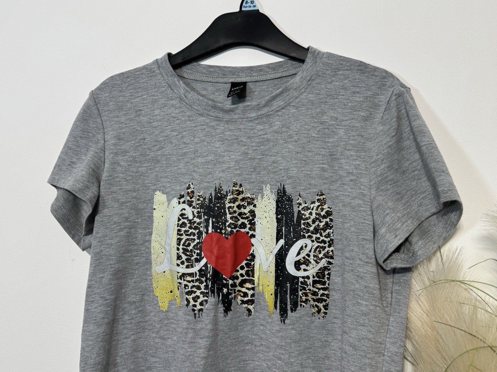 Grey Love Graphic Short Sleeve T-Short Size M