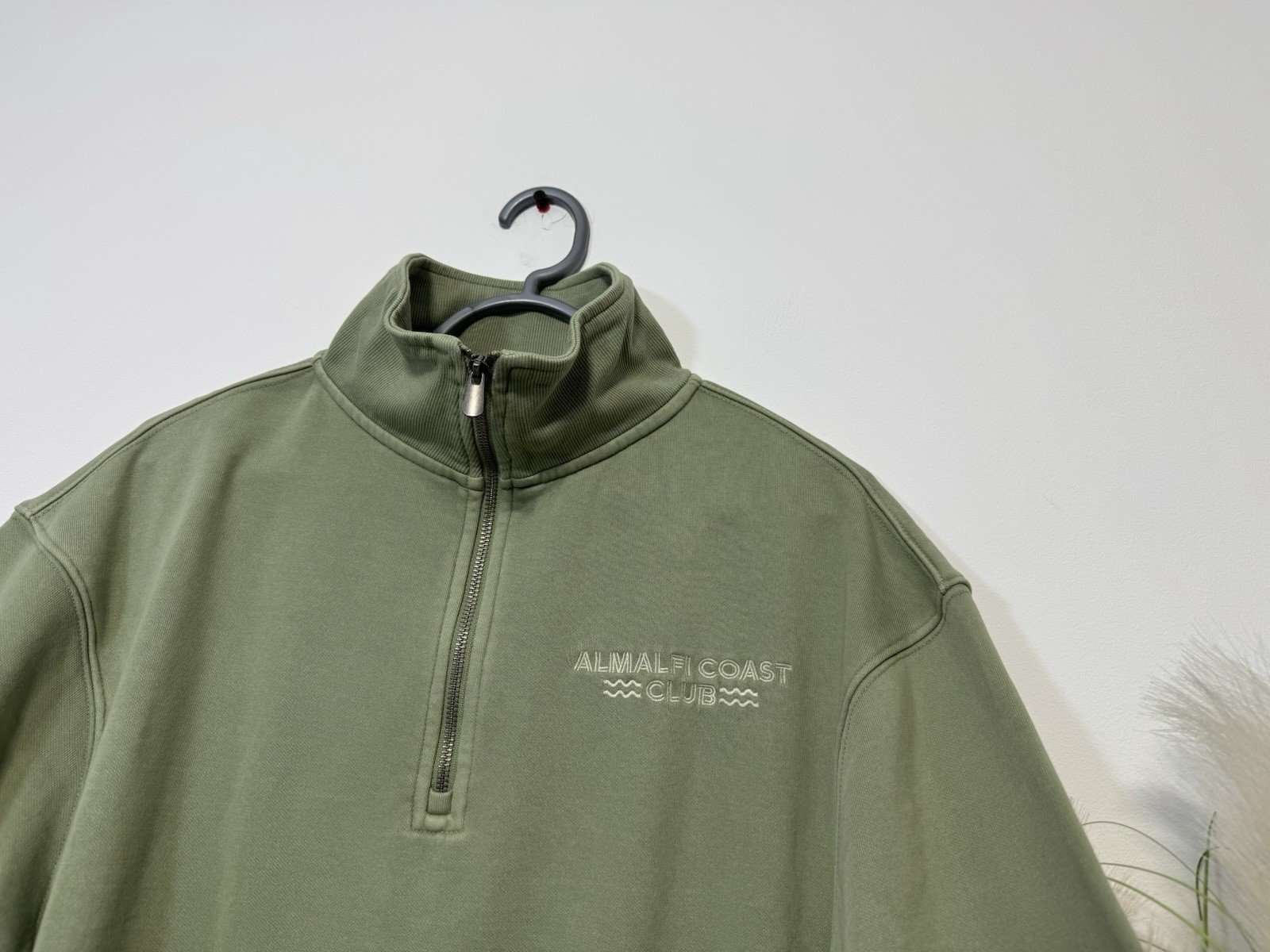 Khaki Almalfi Coast Club Graphic 1/4 Zip High Neck Sweatshirt Size 14