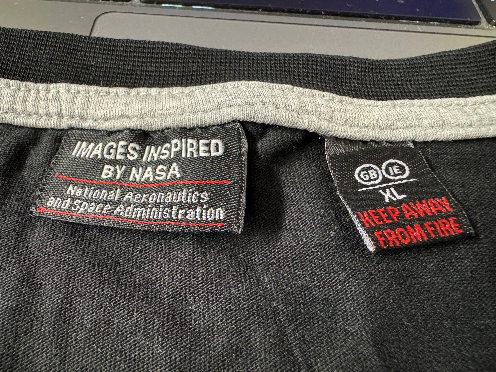 NASA Black graphic T-Shirt Size XL