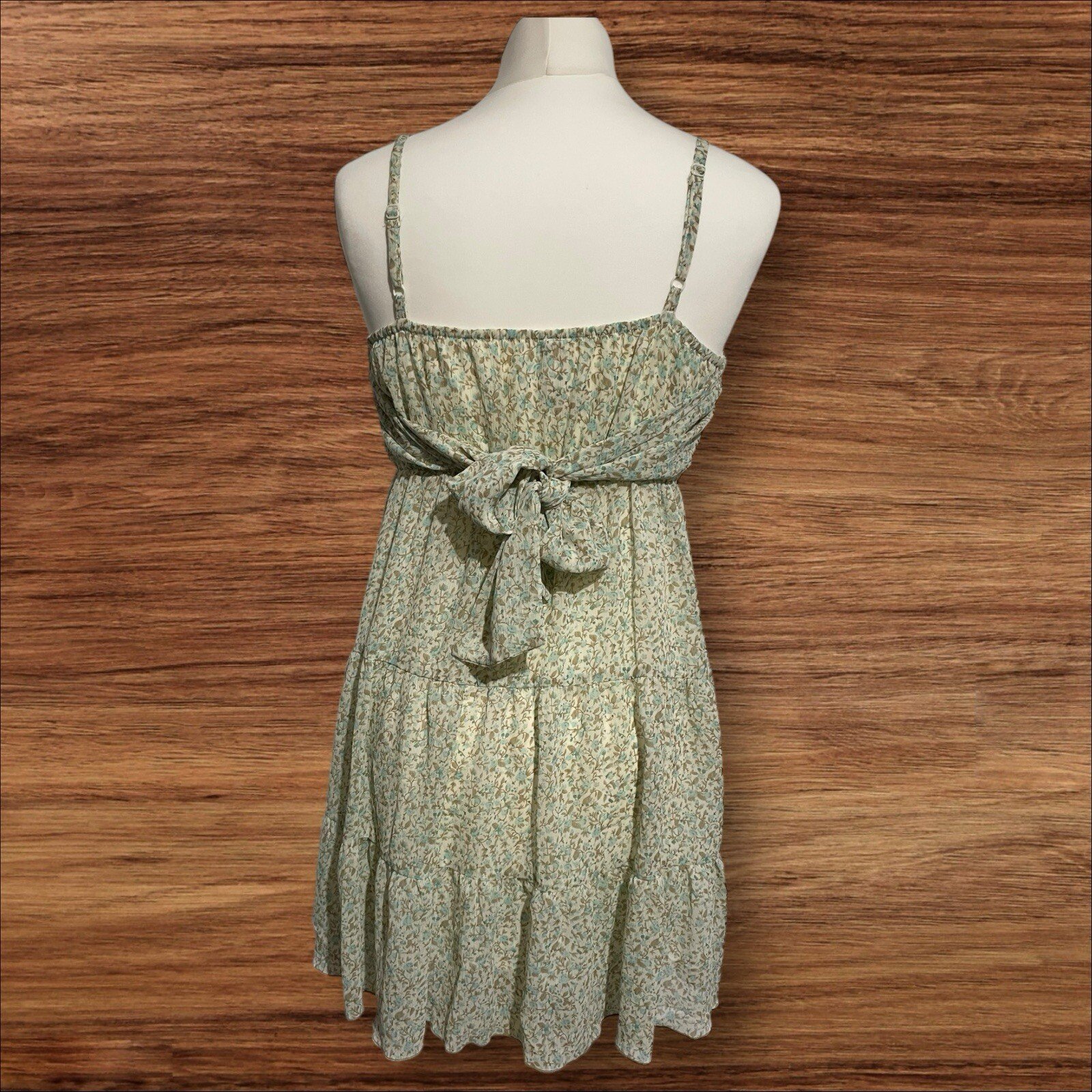 Womens Nuee Cream With Floral Pattern Tiered Strappy Tie Back Size 12