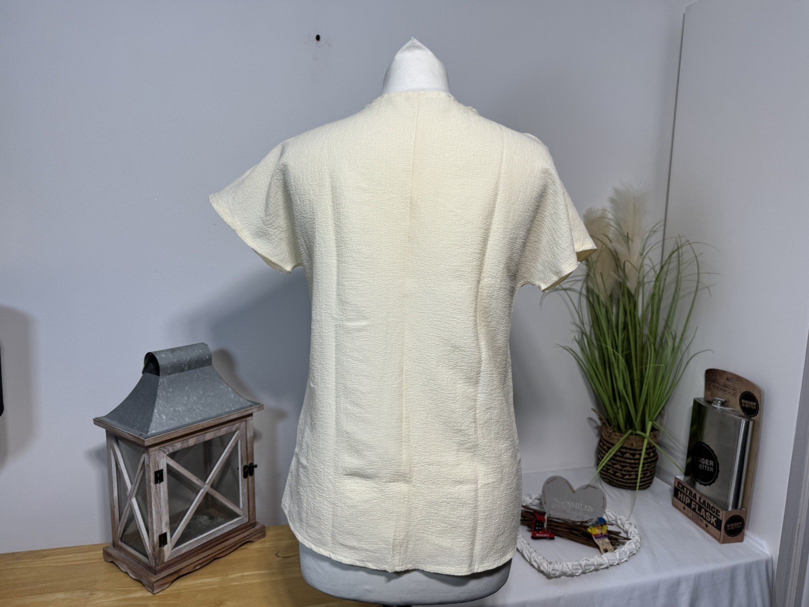 Cream Crinkle Fitted Short Raglan Sleeve Blouse Size M