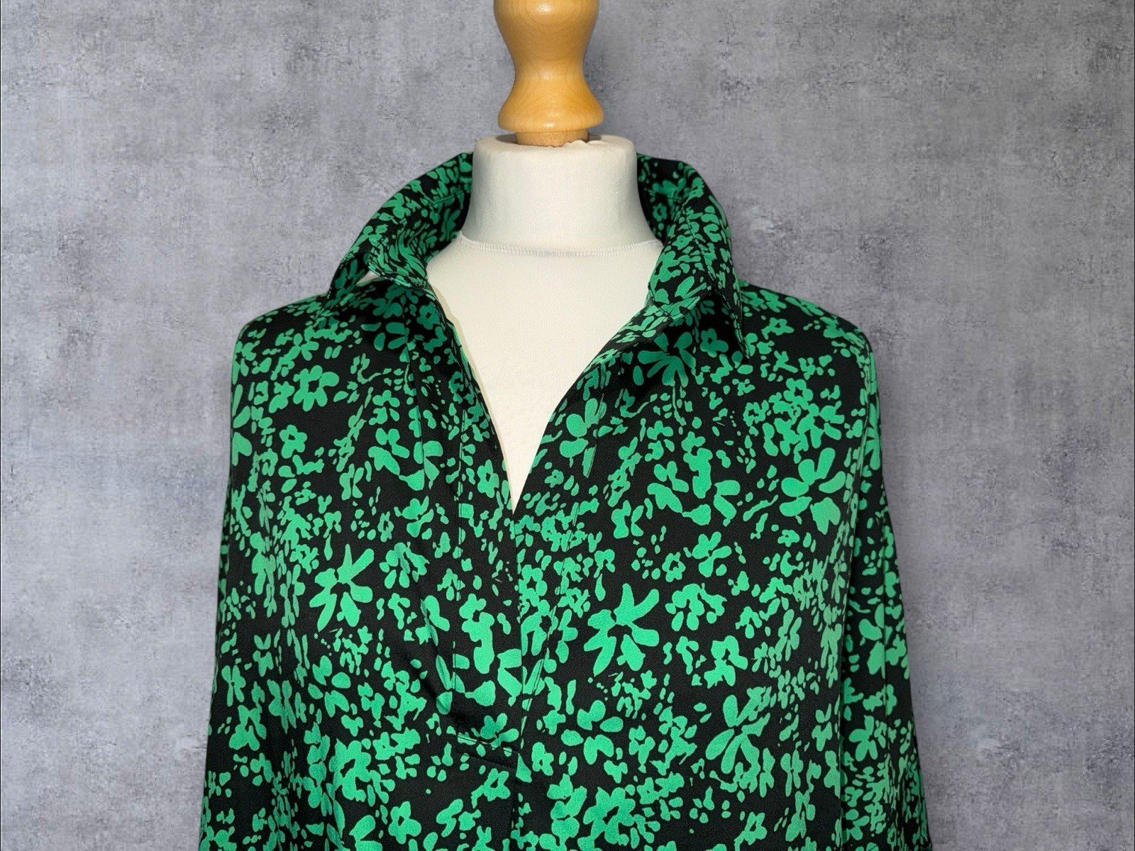 French Connection Black With Green Floral Print Tunic Collared Cuff Sleeve L