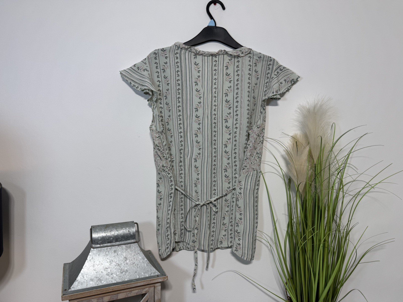 Mint Ditsy Floral Blouse Frill Detail To Close And Collar Tie Waist