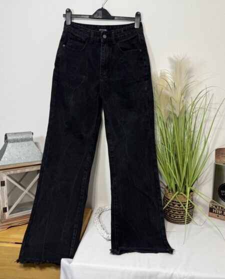 Pretty Little Thing Black Wide Leg Raw Hem High Waisted Jeans Size 8