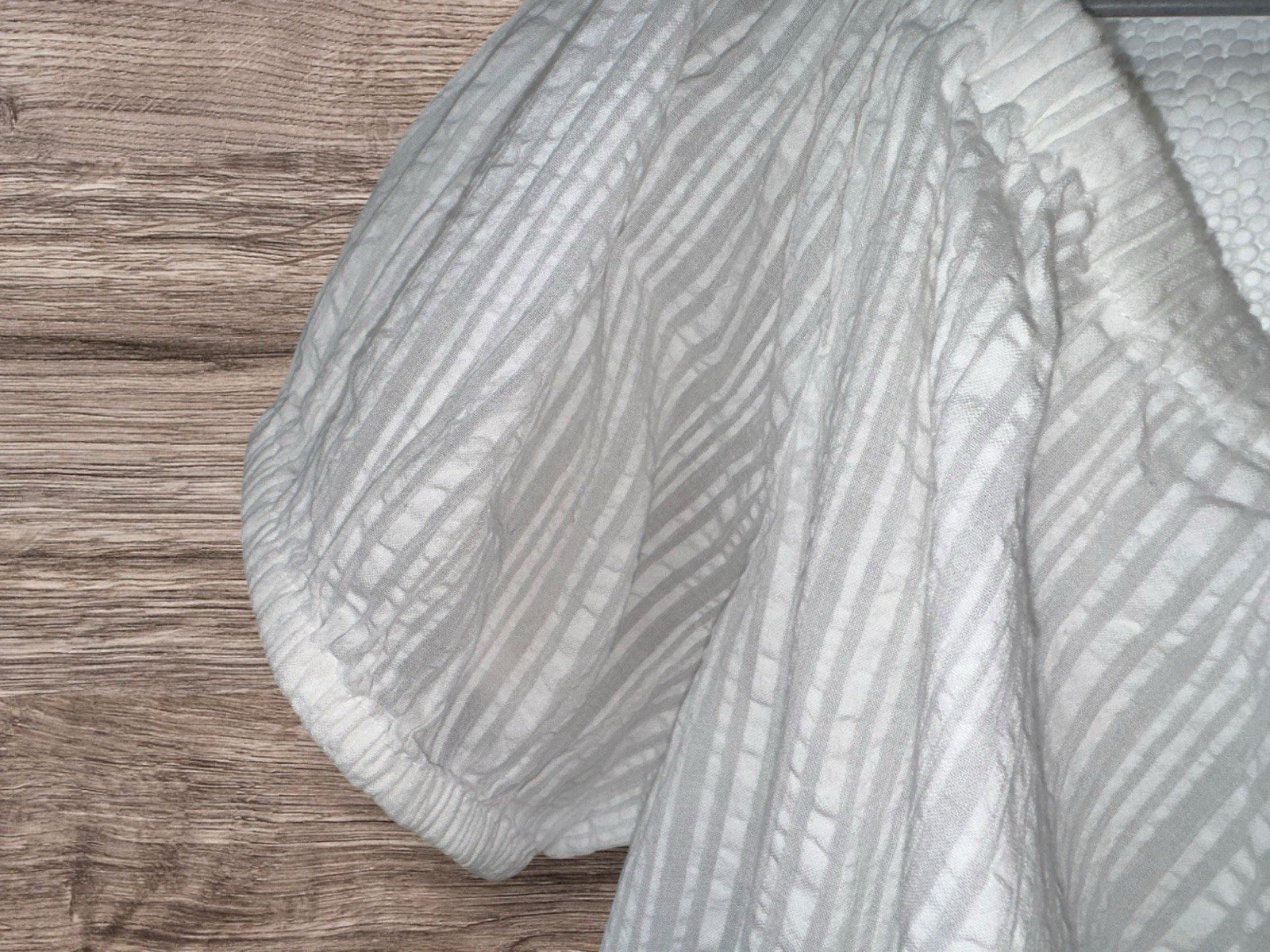 White Textured Cold Shoulder Cotton Blouse Size 18