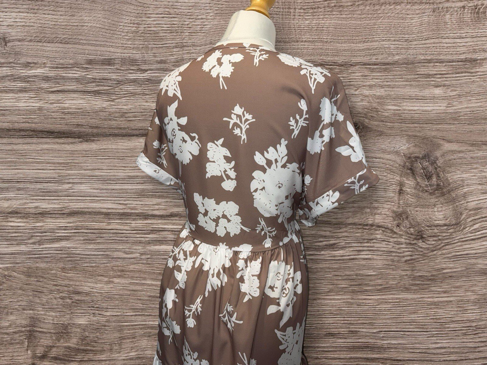 Beige Floral Stretch Summer Dress V Neck Cap Sleeve Tiered Hemline Size XL