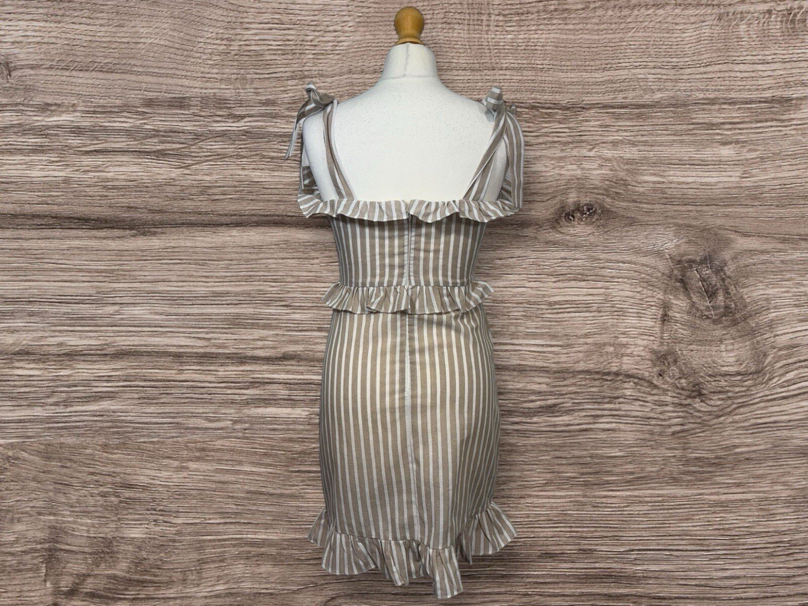 Boohoo Striped Dress With Tie Straps Frill Waist And Hem Size 8