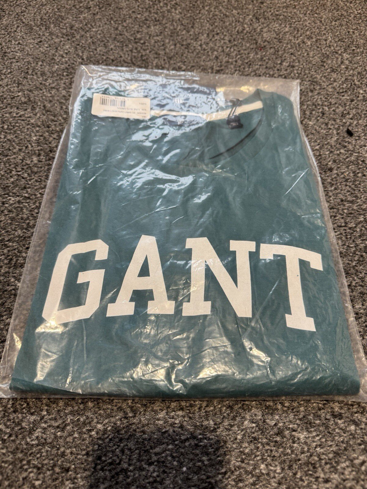 NEW Gant T-shirt June Bug Green Size M RRP £39.99