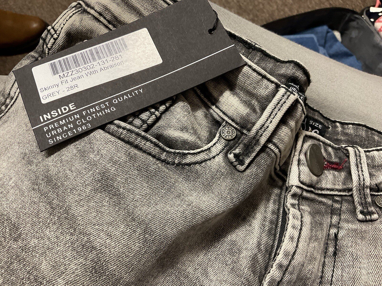 NEW Inside Black Skinny Fit Jean With Abrasion FrontRear Pocket Zip Closure S28R