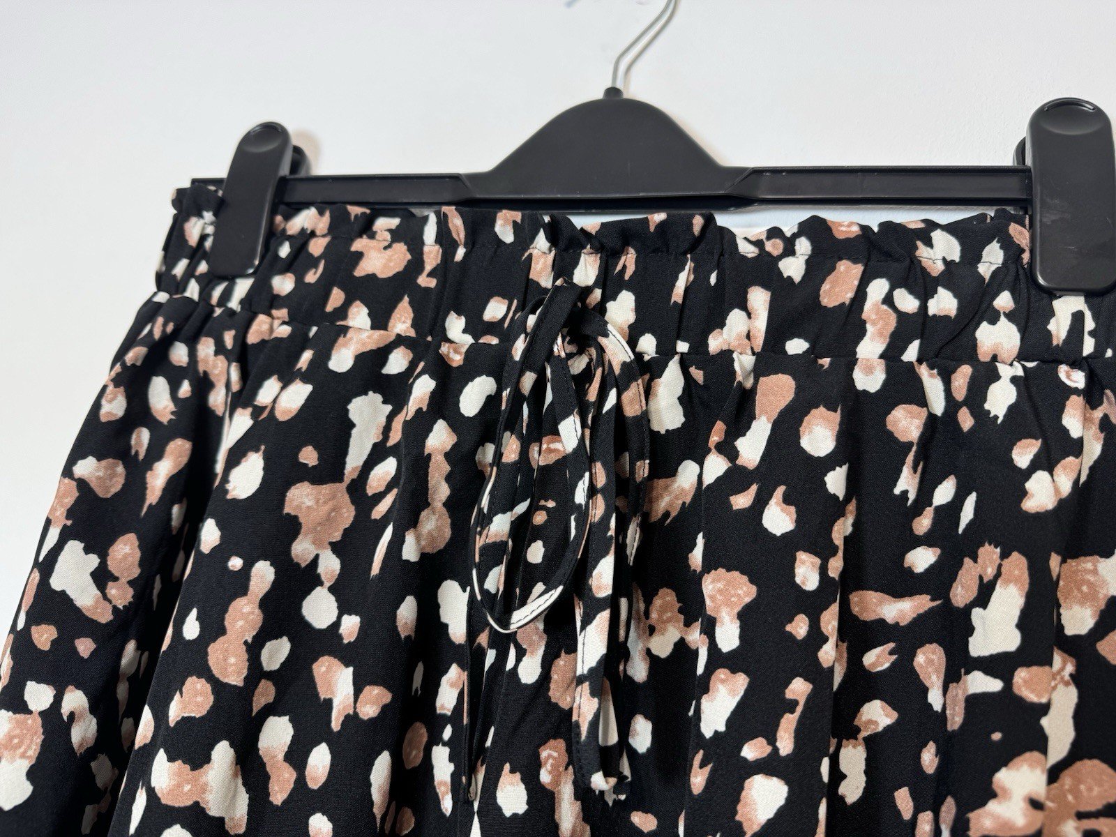 Shein Black Print Elasticated Waist High Waist Flowy Shorts Size 12-14