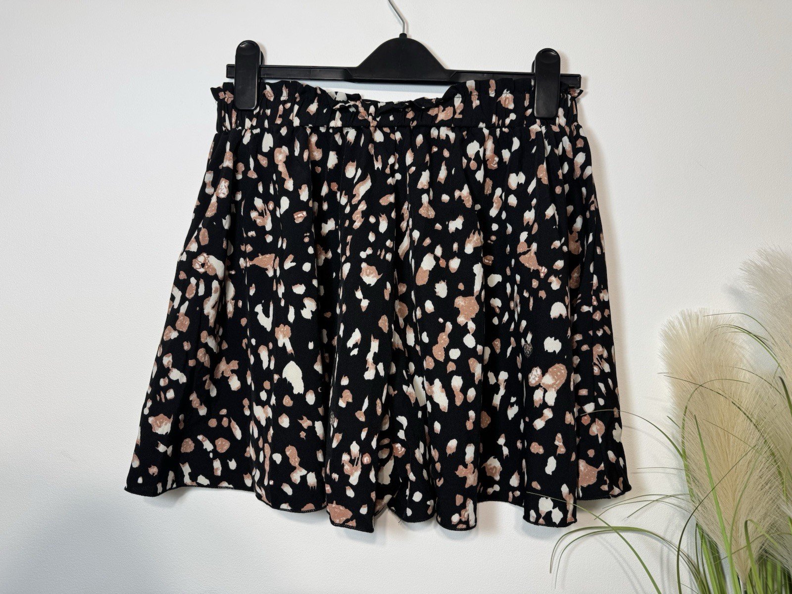 Shein Black Print Elasticated Waist High Waist Flowy Shorts Size 12-14
