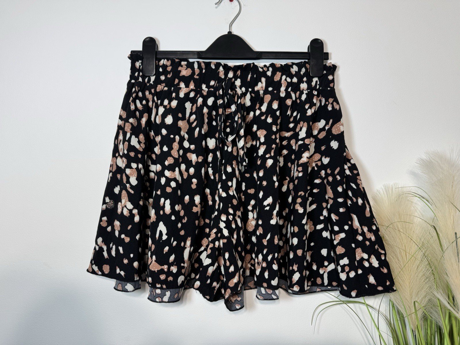 Shein Black Print Elasticated Waist High Waist Flowy Shorts Size 12-14