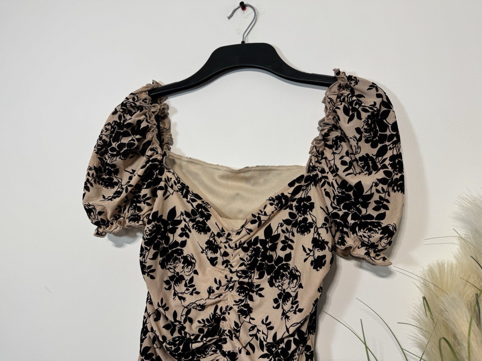 Sweetheart Neckline Net & Velour Floral Overlay Bodycon Dress Size 10-12