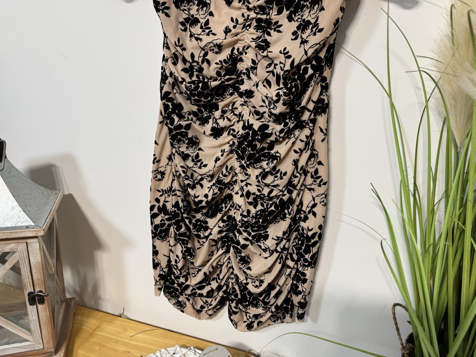 Sweetheart Neckline Net & Velour Floral Overlay Bodycon Dress Size 10-12