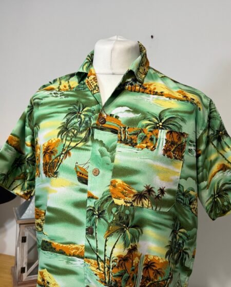 True Face Hawaiian Theme Short Sleeve Relaxed Fit Shirt Size L