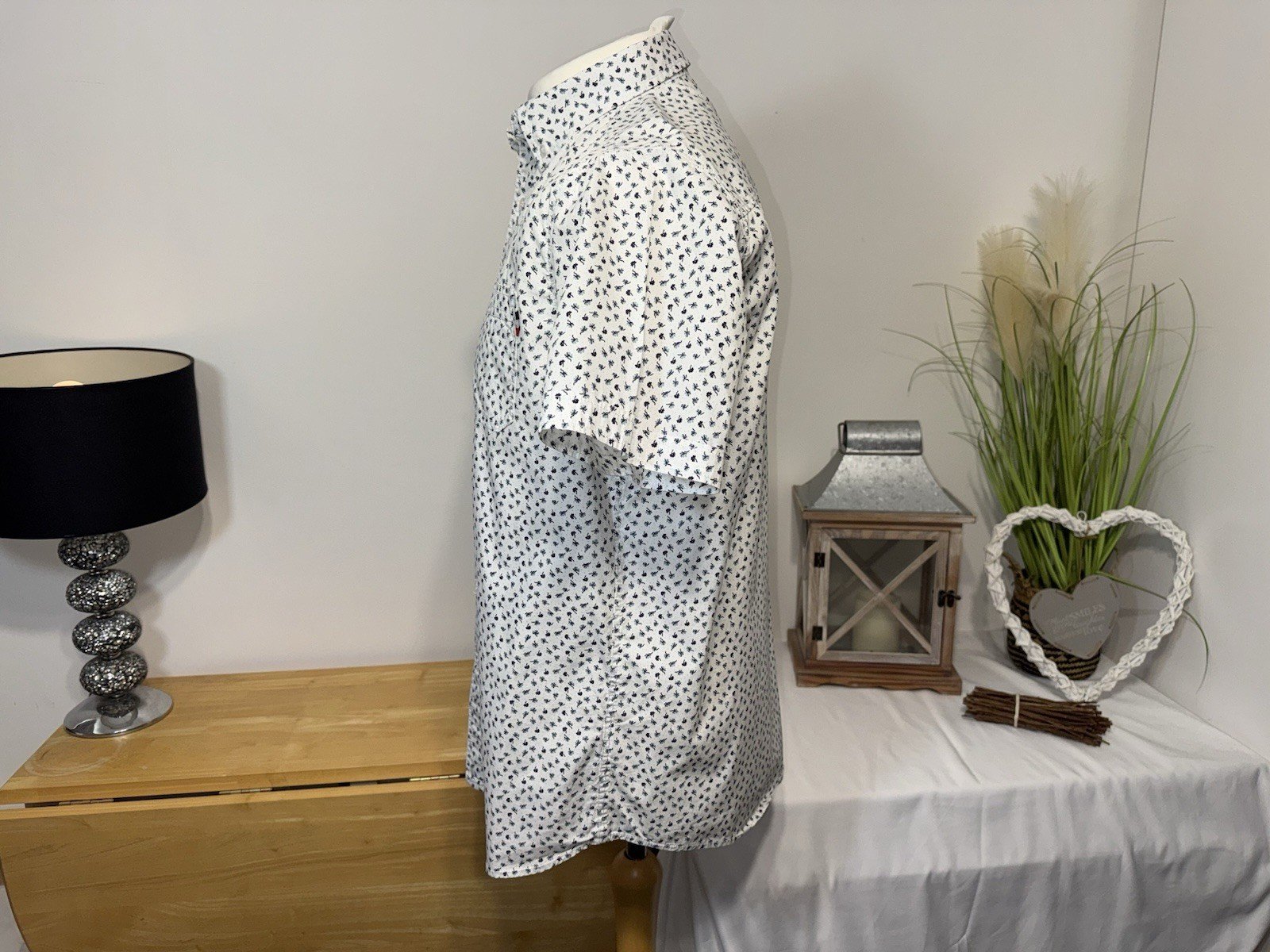 Anything White Floral Short Sleeve Shirt Size M