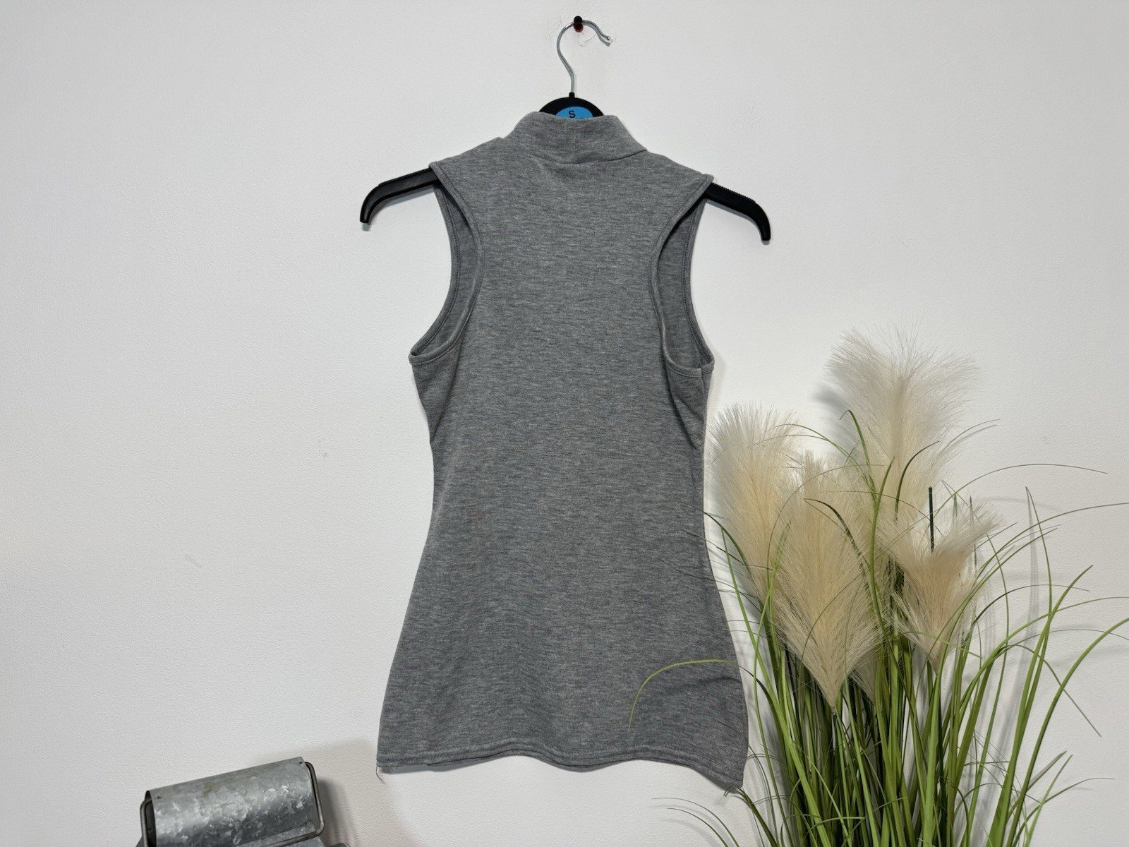 Boohoo Grey High Neck Fitted Tank Top Size 6
