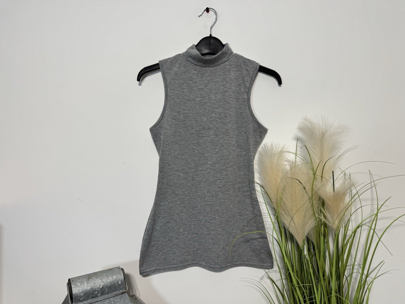 Boohoo Grey High Neck Fitted Tank Top Size 6