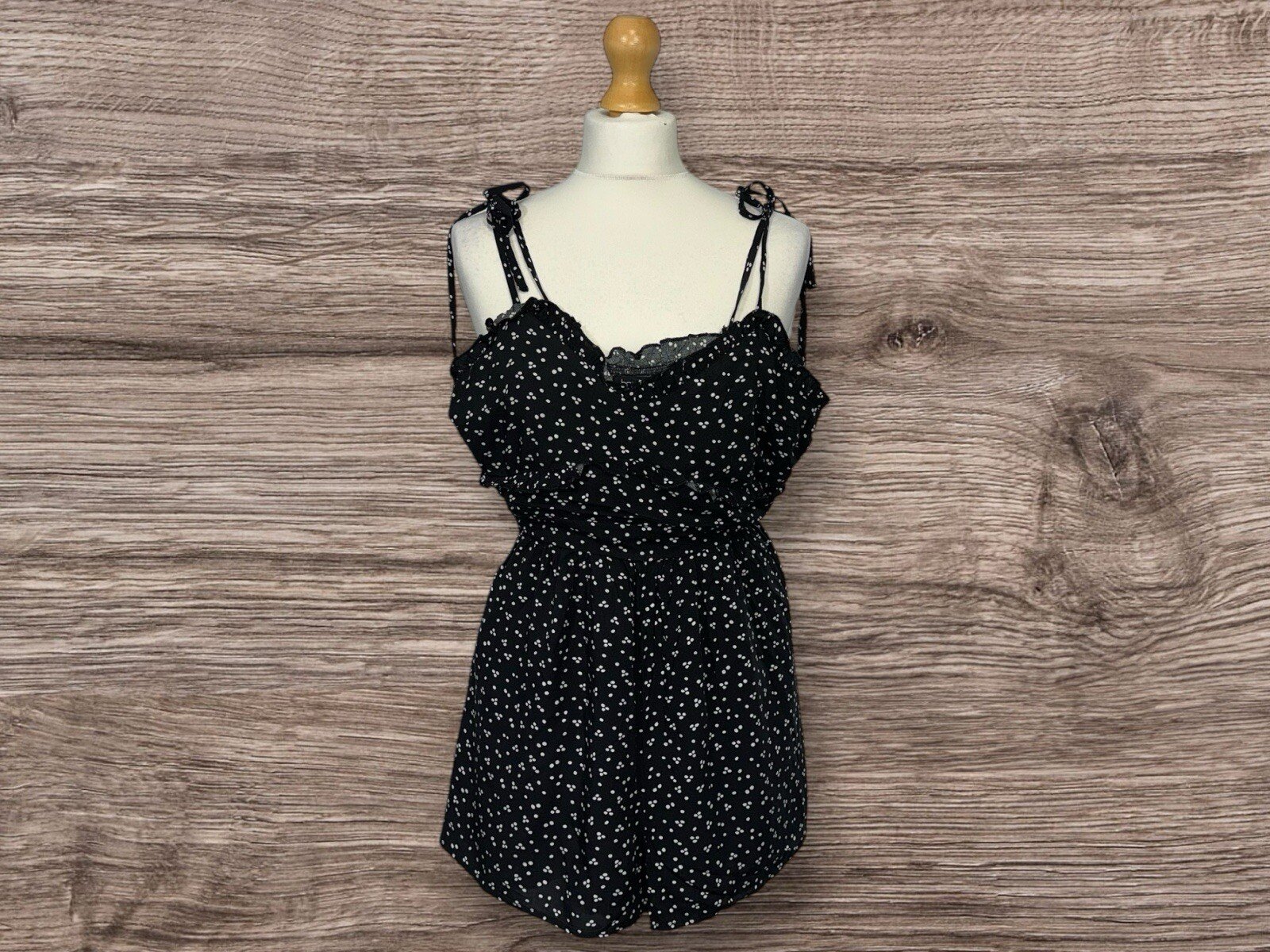 Boohoo Playsuit Black Floral Size 8