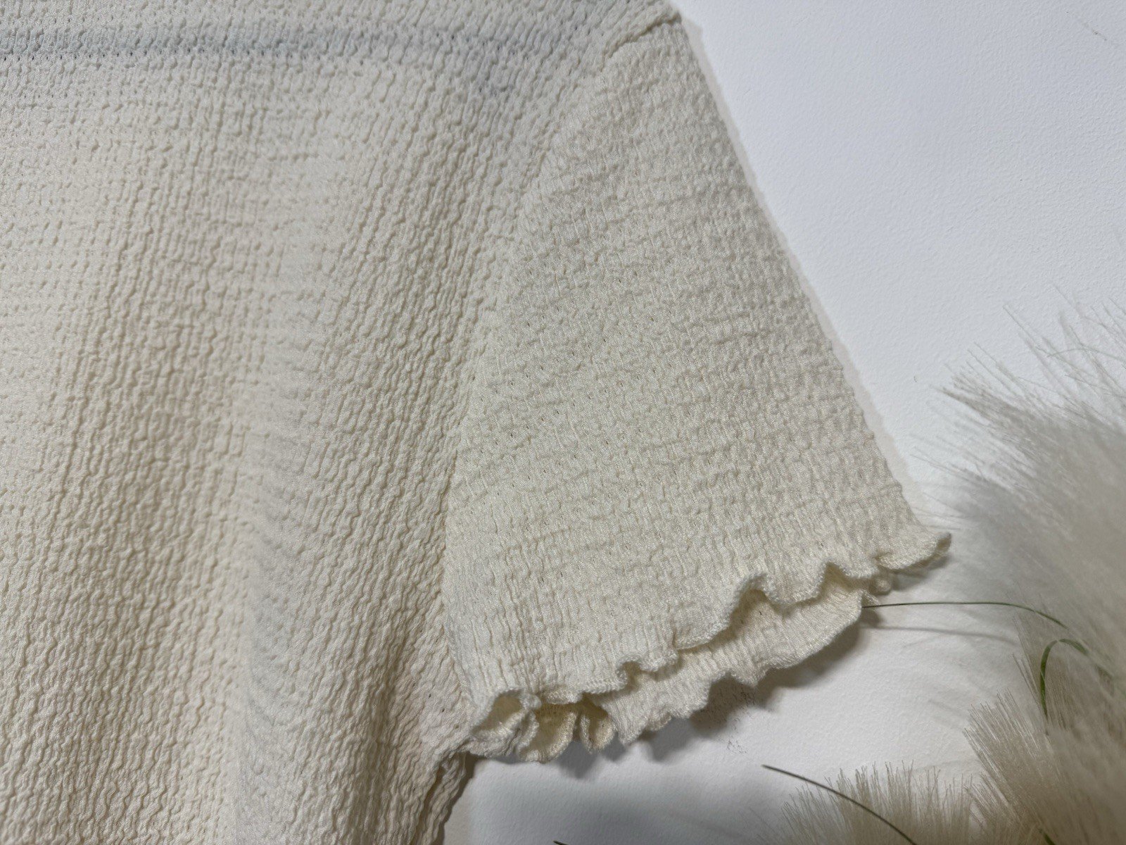 Cream Crinkle Crop Short Sleeve Lettuce Hem Top Size M