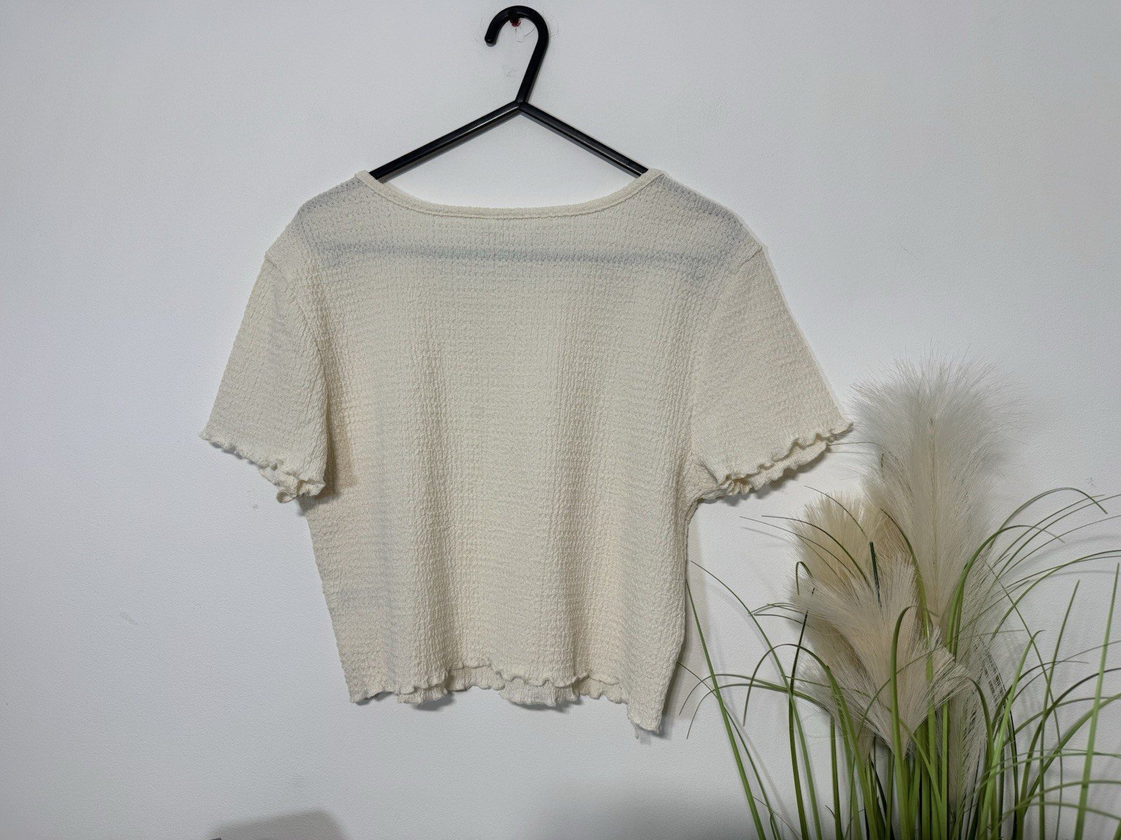 Cream Crinkle Crop Short Sleeve Lettuce Hem Top Size M