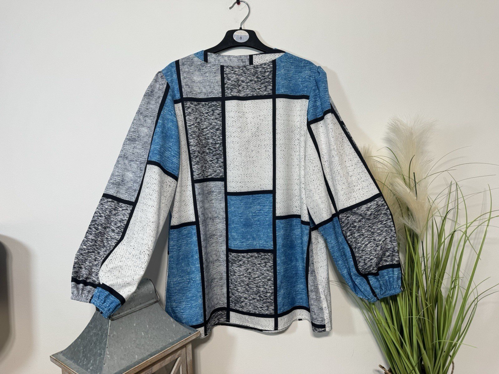 Geo Print V-Neck Balloon Sleeve Loose Fit Top Size L