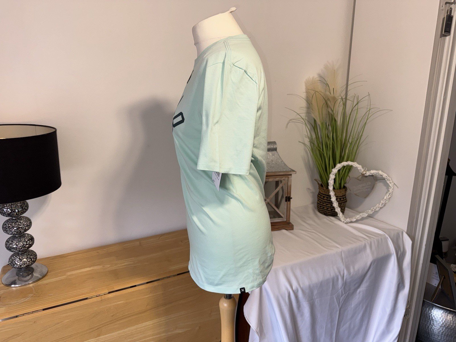 NEW. Hurley Mint Green T Shirt With Front Logo Short Sleeve Size S