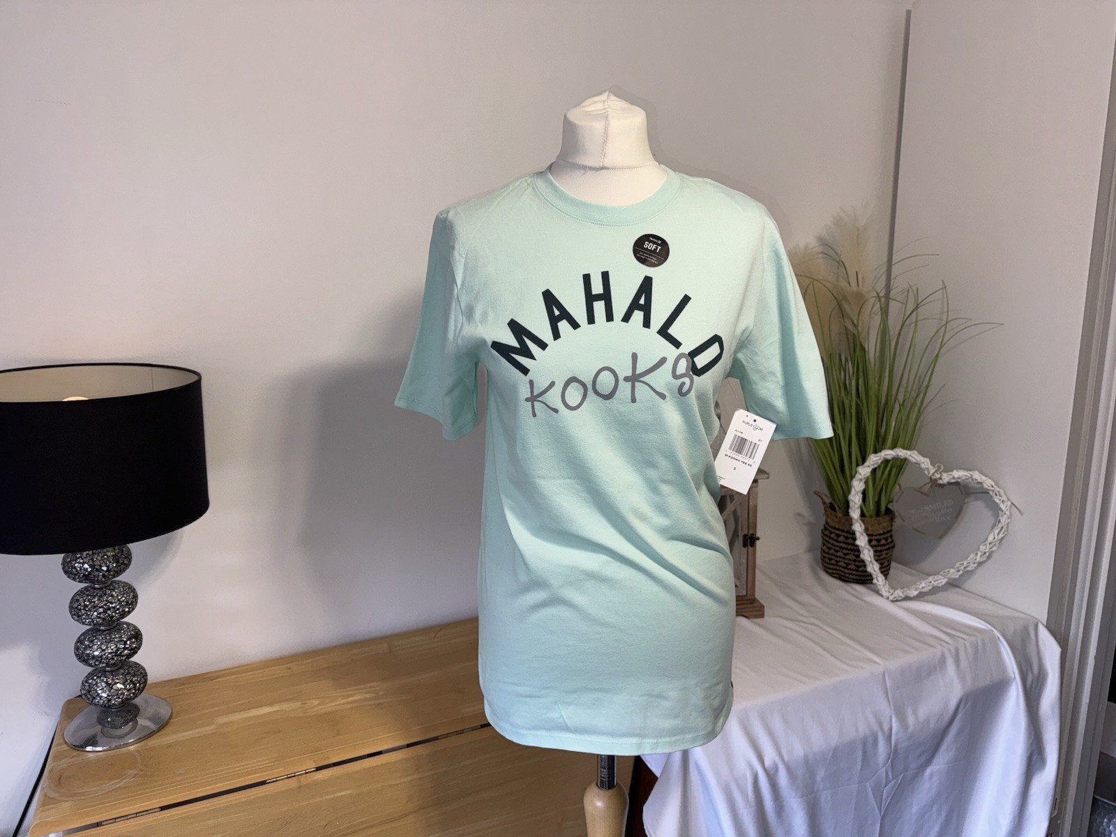 NEW. Hurley Mint Green T Shirt With Front Logo Short Sleeve Size S