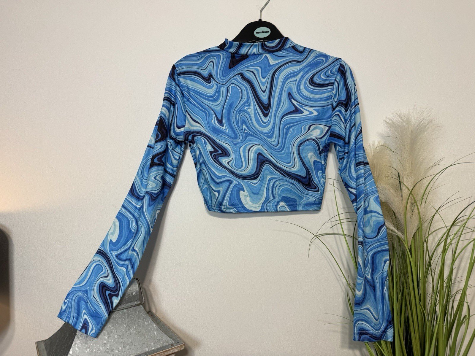 Shein Blue Swirl Long Sleeve Stretch Crop Top Size 8-10
