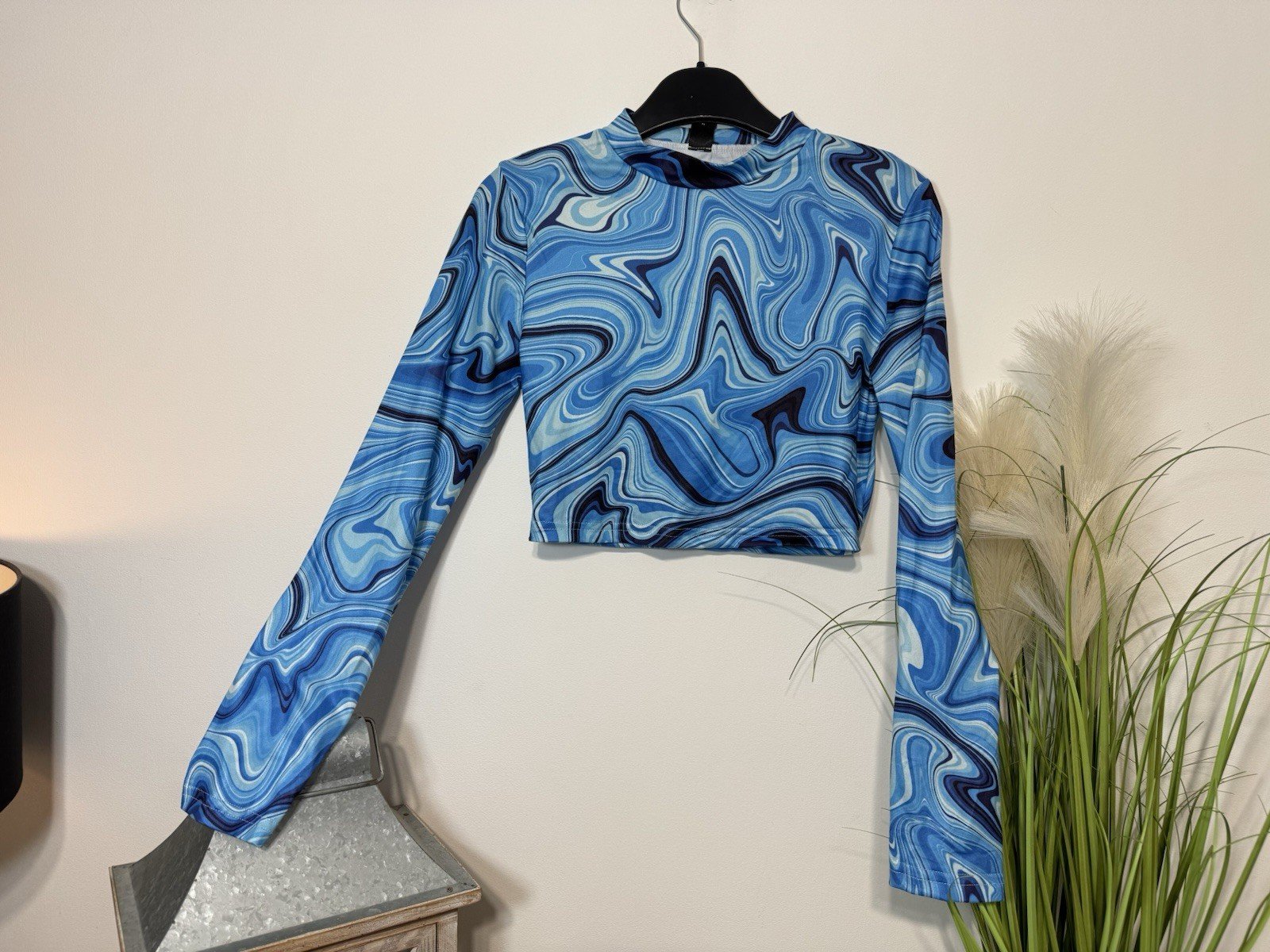 Shein Blue Swirl Long Sleeve Stretch Crop Top Size 8-10